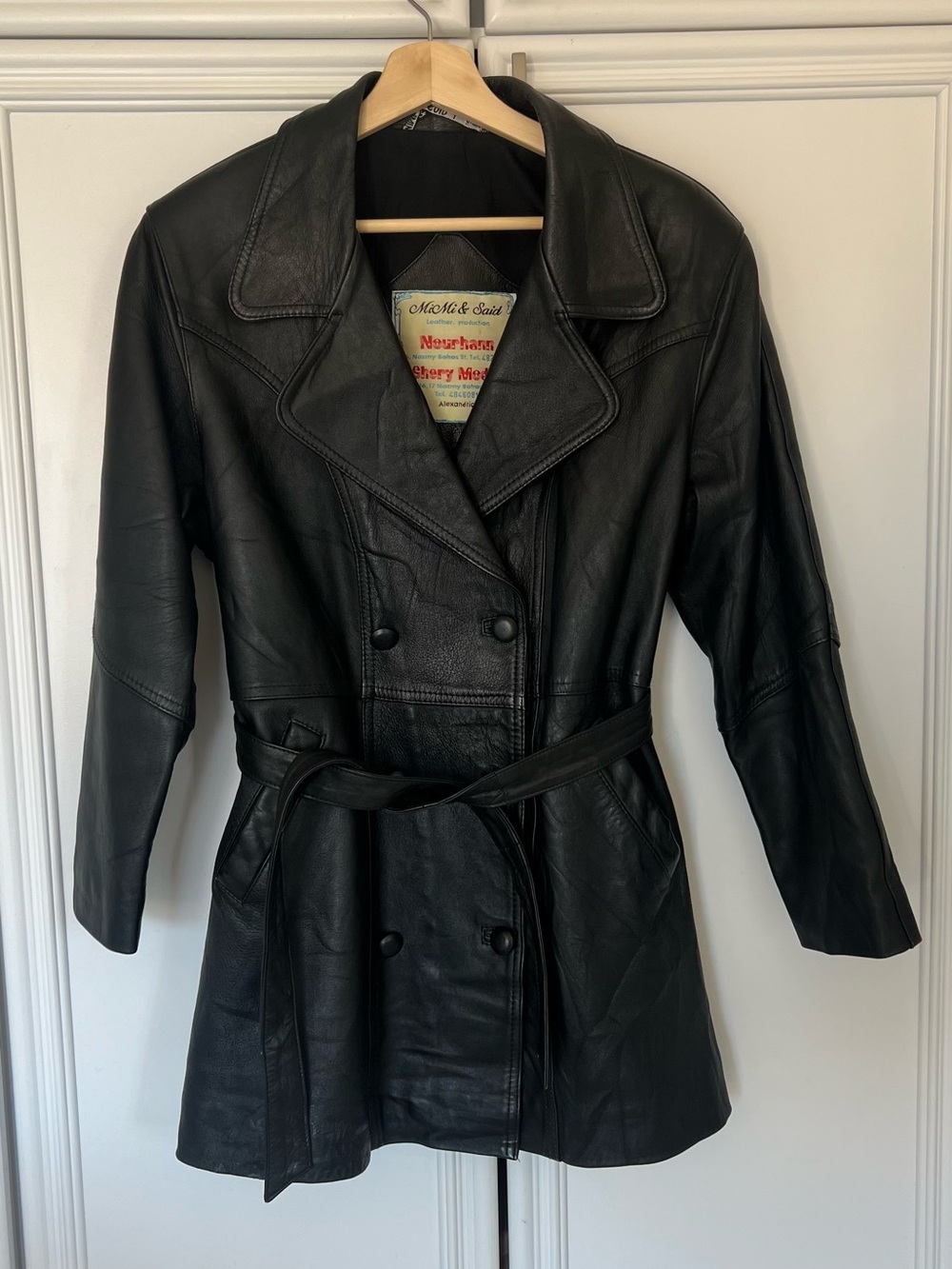 Vintage leather coat with waist tie size M